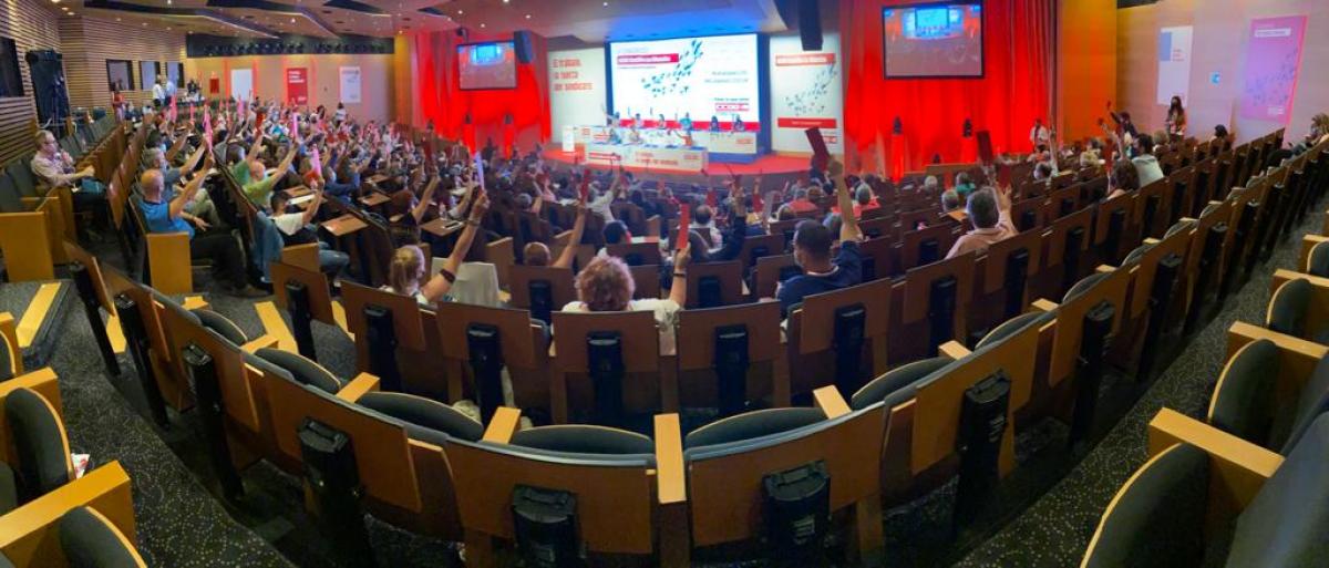 Votacin del informe de actividad en la sesin de tarde de la primera jornada del X Congreso de CCOO CLM